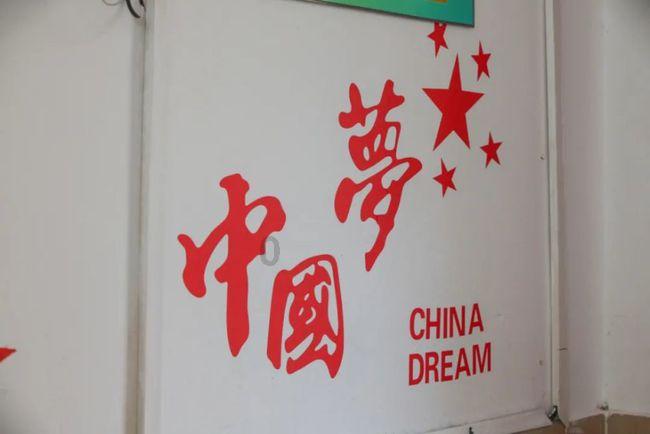 抖音单方面取消关注还能看见对方在线吗？游戏画面